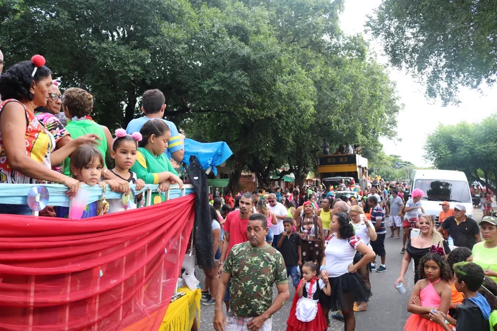 Confira Os Blocos De Carnaval Que Acontecem Nesta Sexta Feira Em