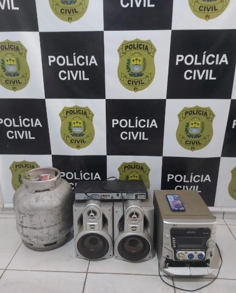 Homem Preso Pela Segunda Vez Ap S Furtar Botij O E Caixa De Som Em