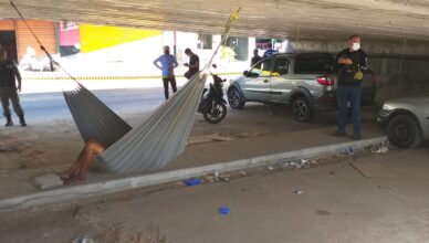 Homem é encontrado morto dentro de uma rede no viaduto do bairro Tabuleta - Foto: Francisco Lima/TV Clube