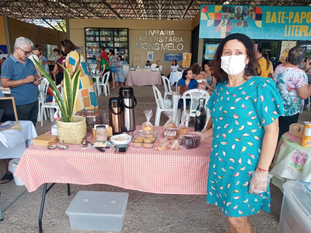 Empreendedora mineira faz sucesso com marca que une bolos caseiros e poesia, Mulheres Empreendedoras