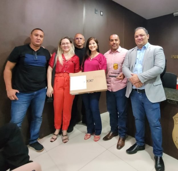 Solenidade premia delegacia de Oeiras